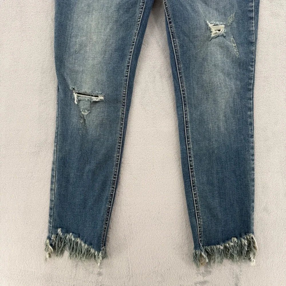 Free People Distressed Frayed Hem Crop Jeans Blue Denim Womens Size 28‎